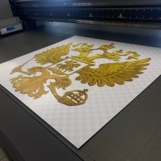 Печать золотистого изображения на композите на УФ-принтере