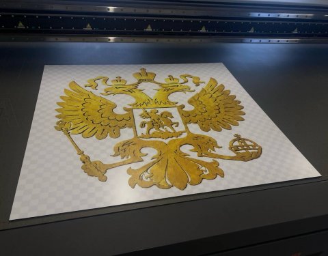 УФ-печать изображения герба на алюминиевом композите